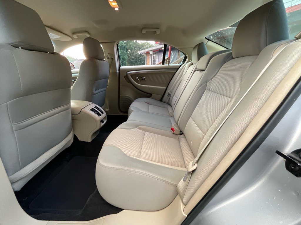 2013 Ford Taurus Image 26