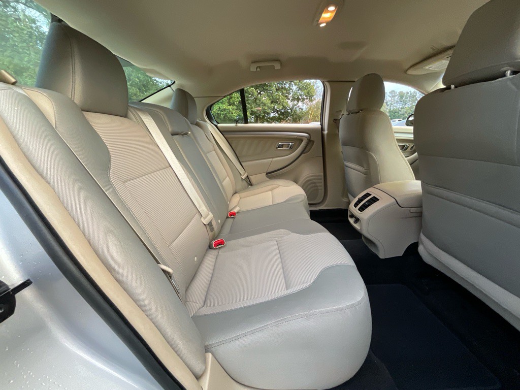 2013 Ford Taurus Image 29