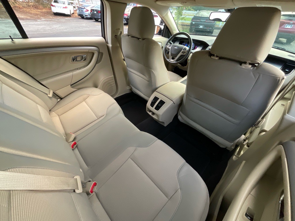 2013 Ford Taurus Image 30
