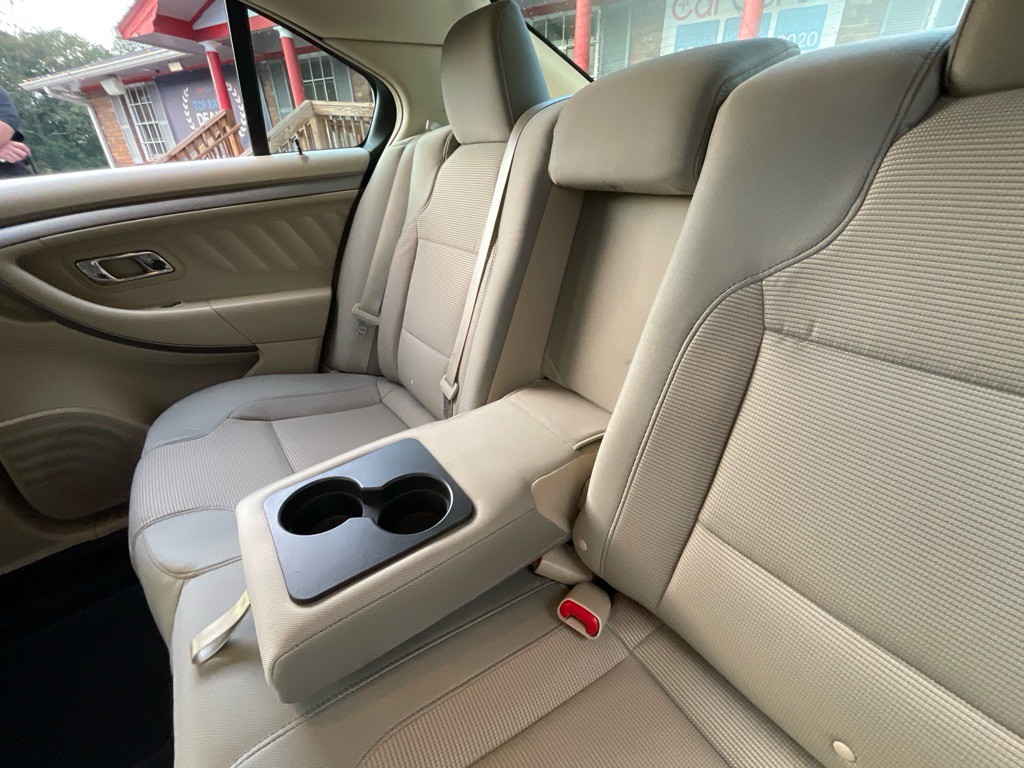 2013 Ford Taurus Image 32