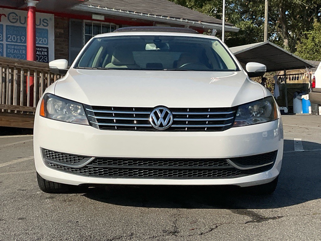 2015 Volkswagen Passat Image 2