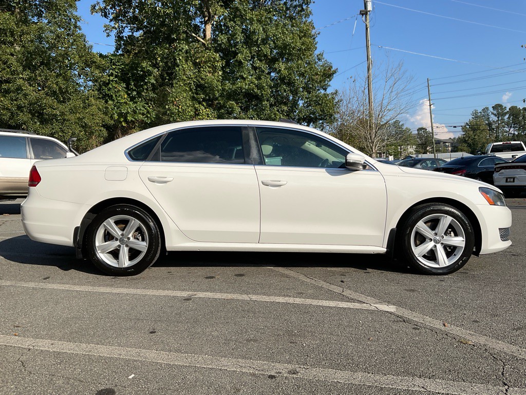2015 Volkswagen Passat Image 4