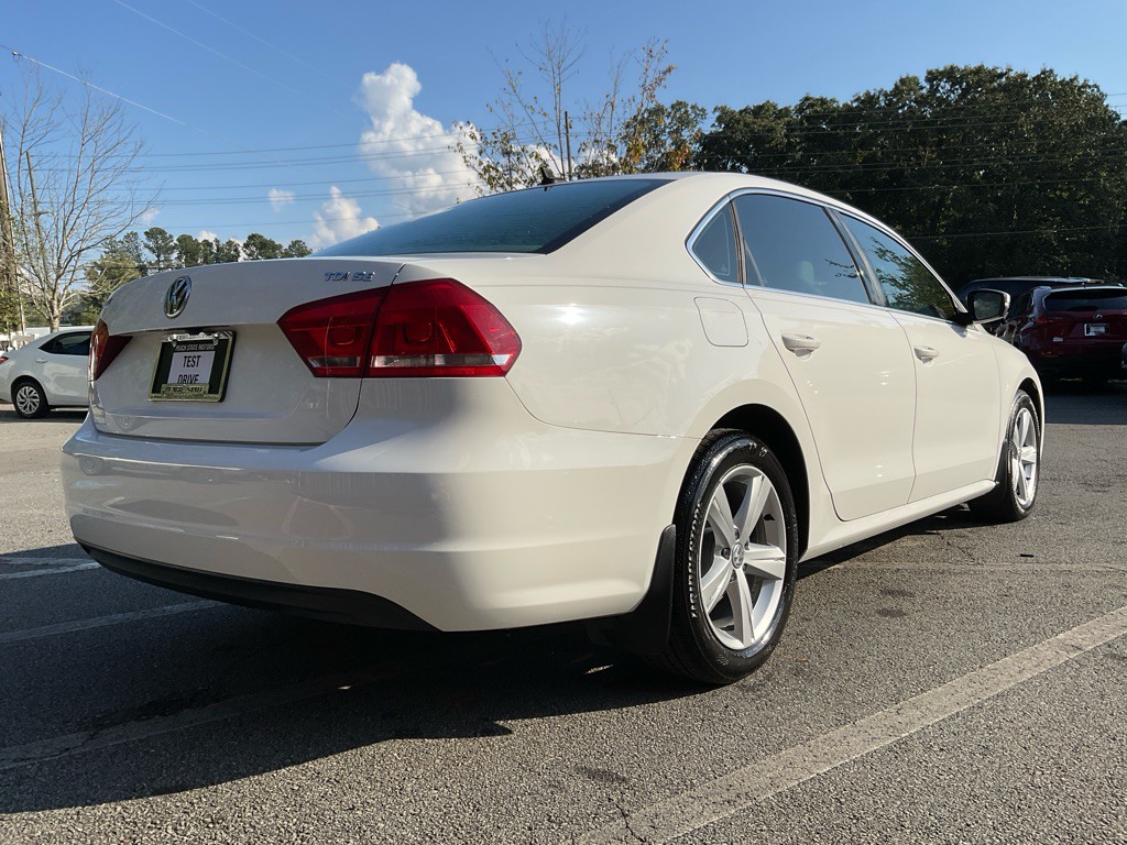 2015 Volkswagen Passat Image 5
