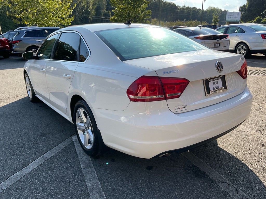 2015 Volkswagen Passat Image 7