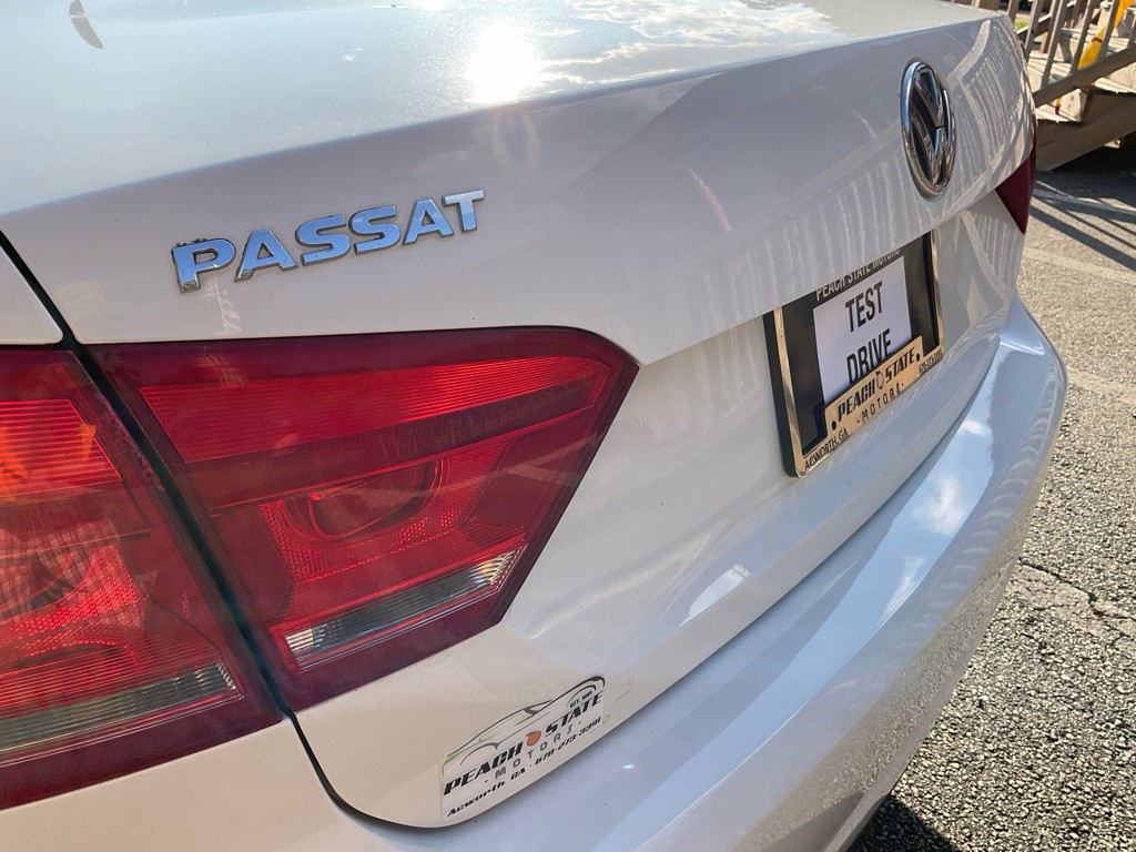 2015 Volkswagen Passat Image 9