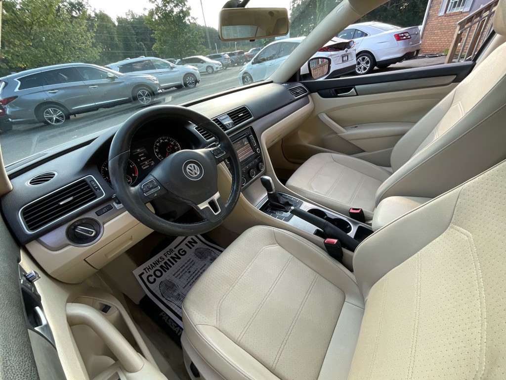 2015 Volkswagen Passat Image 15