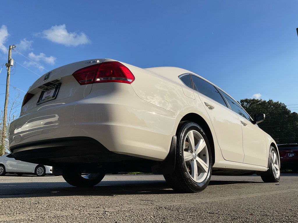 2015 Volkswagen Passat Image 41