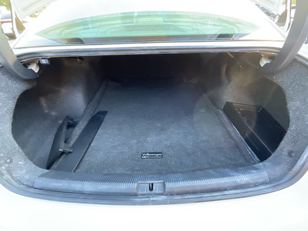 2015 Volkswagen Passat Image 34