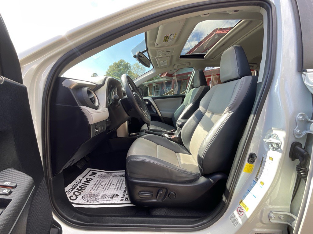 2015 Toyota Rav4 Image 14