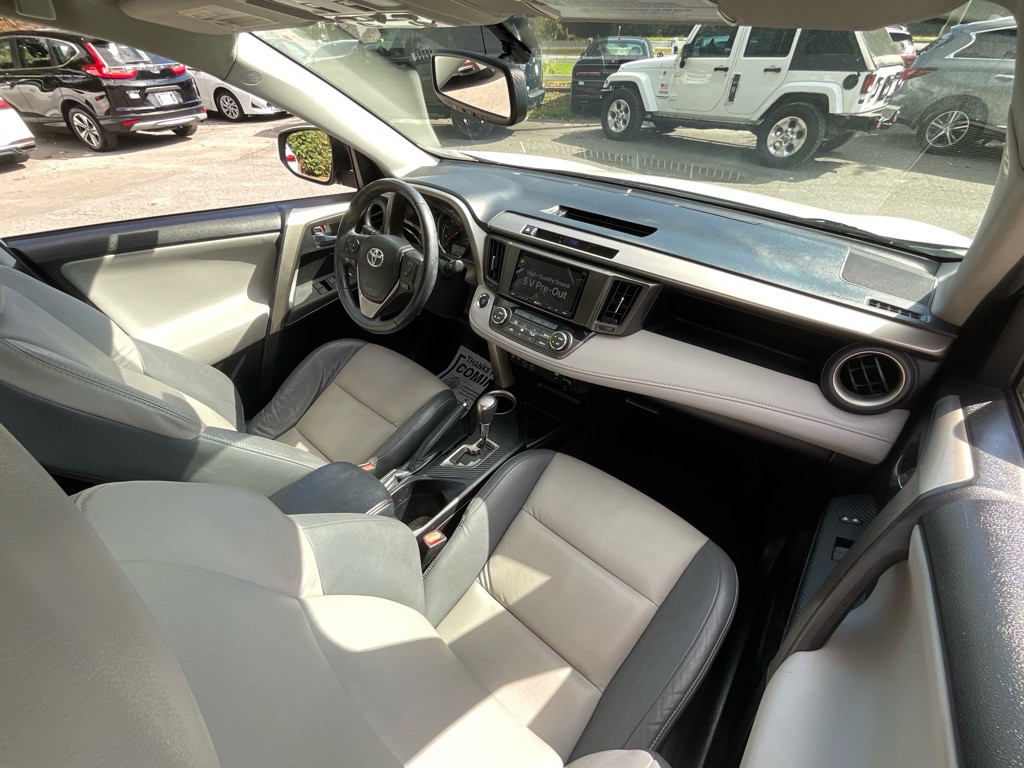 2015 Toyota Rav4 Image 18