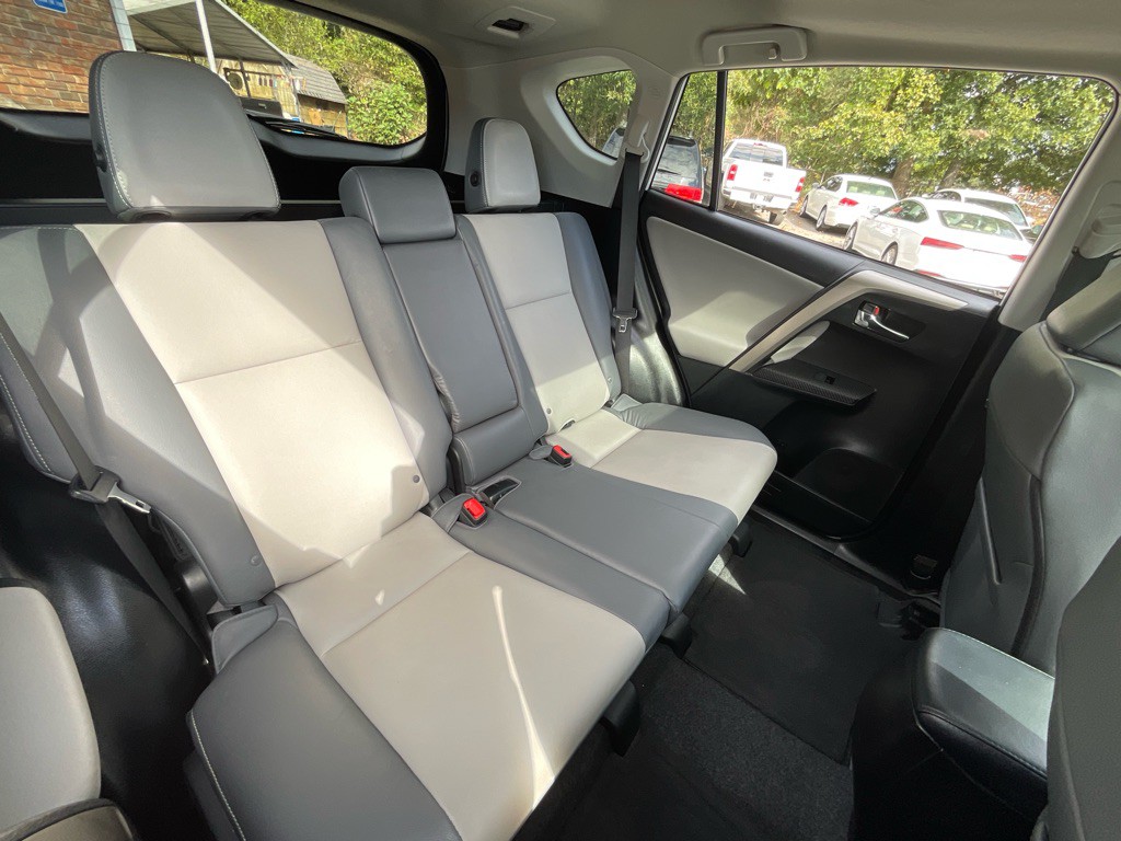 2015 Toyota Rav4 Image 32