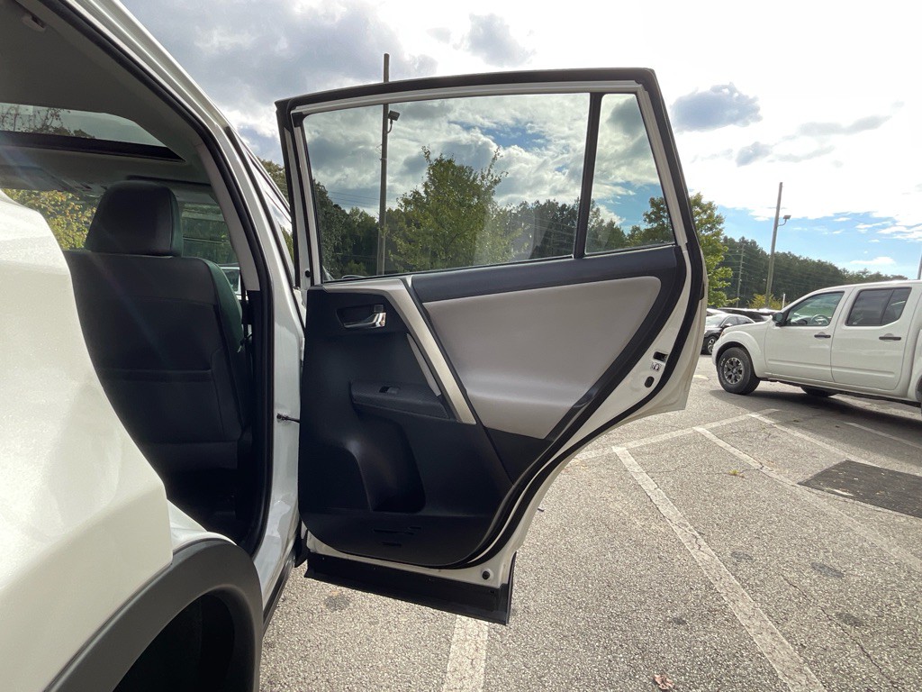 2015 Toyota Rav4 Image 43