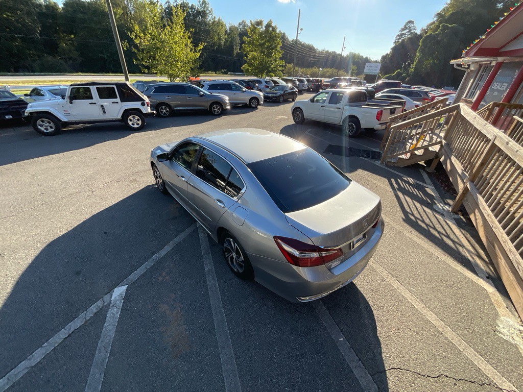 2017 Honda Accord Image 10