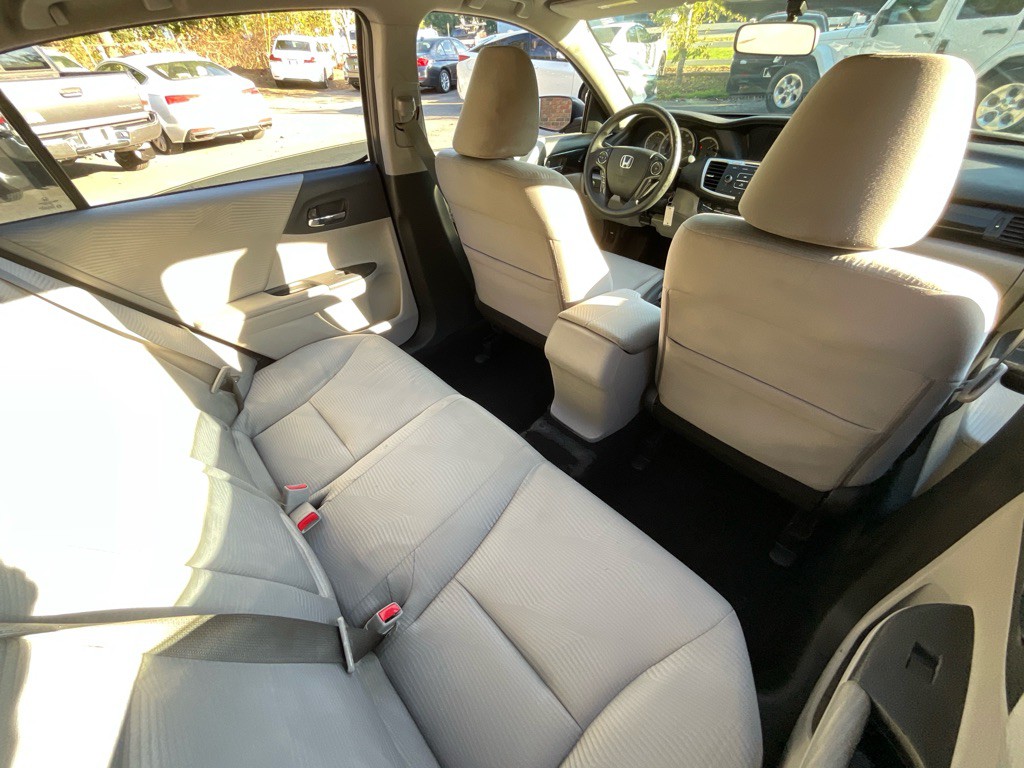 2017 Honda Accord Image 29