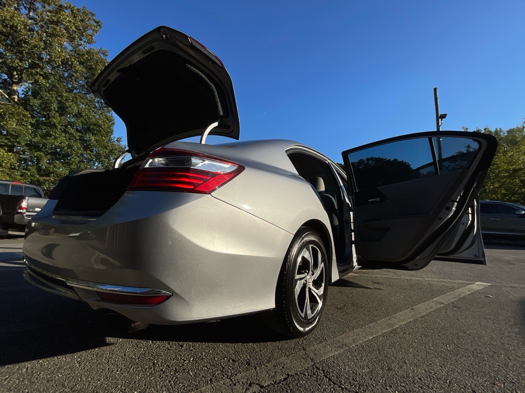 2017 Honda Accord Image 31