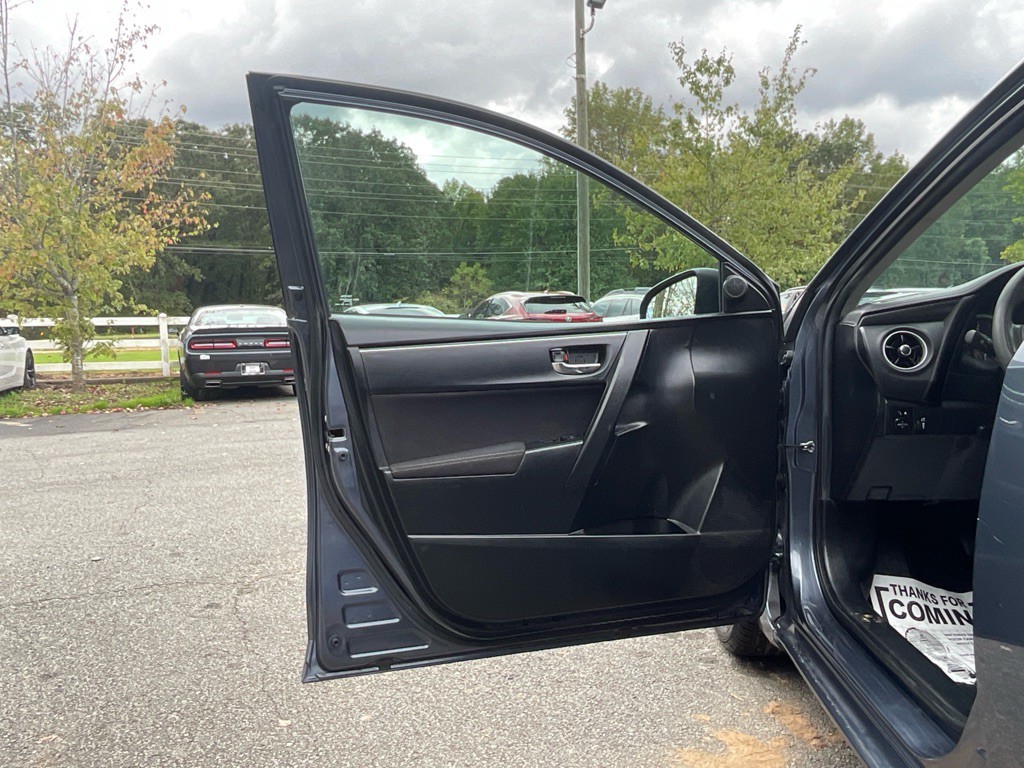 2019 Toyota Corolla Image 32