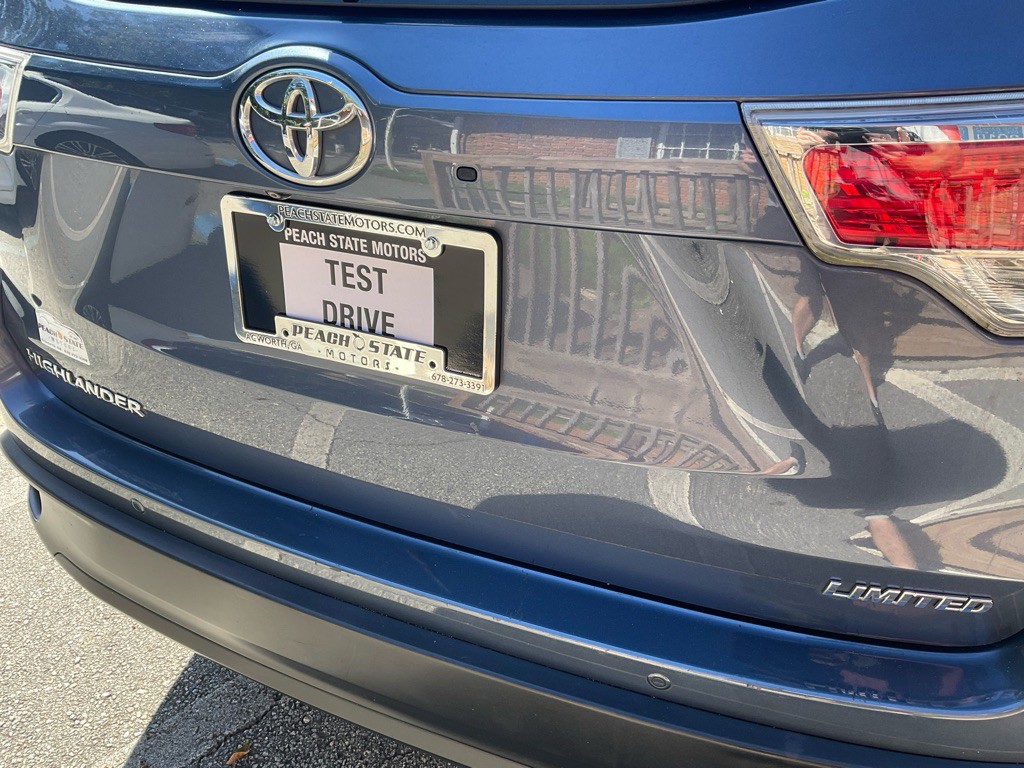 2016 Toyota Highlander Image 10