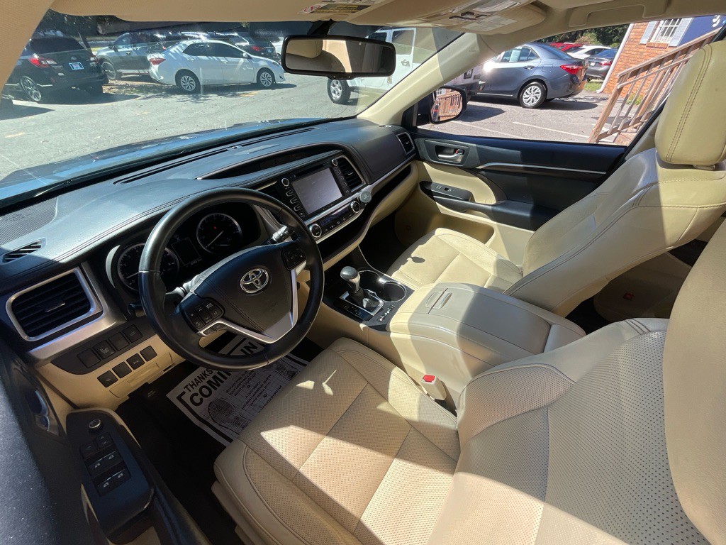 2016 Toyota Highlander Image 15
