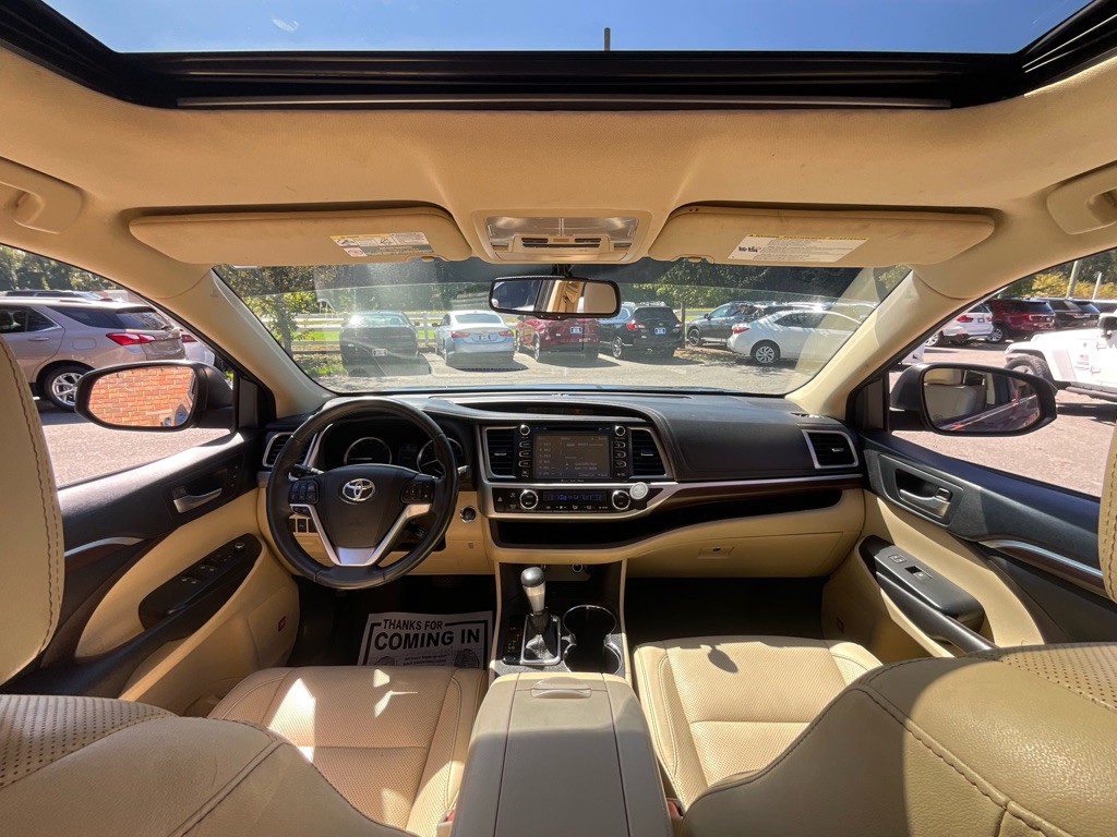 2016 Toyota Highlander Image 20