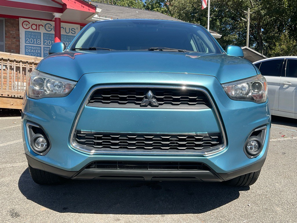 2013 Mitsubishi Outlander Image 2