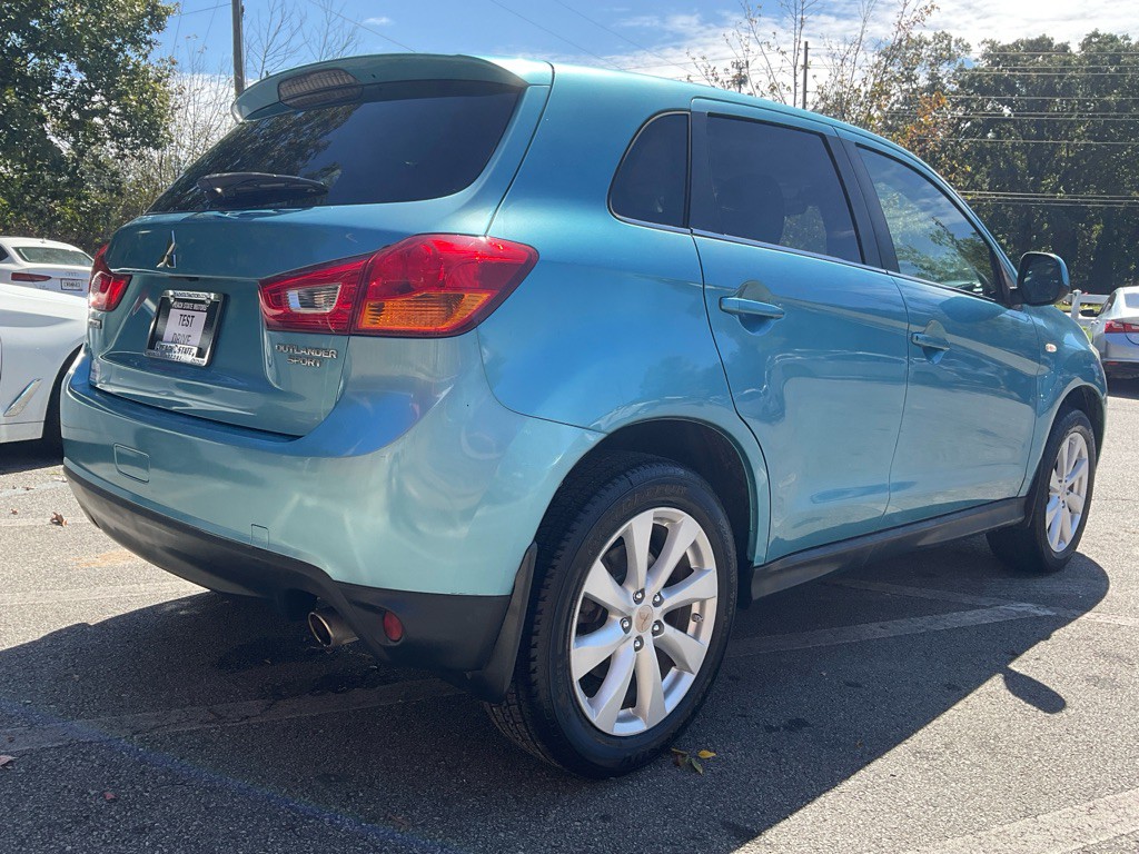 2013 Mitsubishi Outlander Image 5
