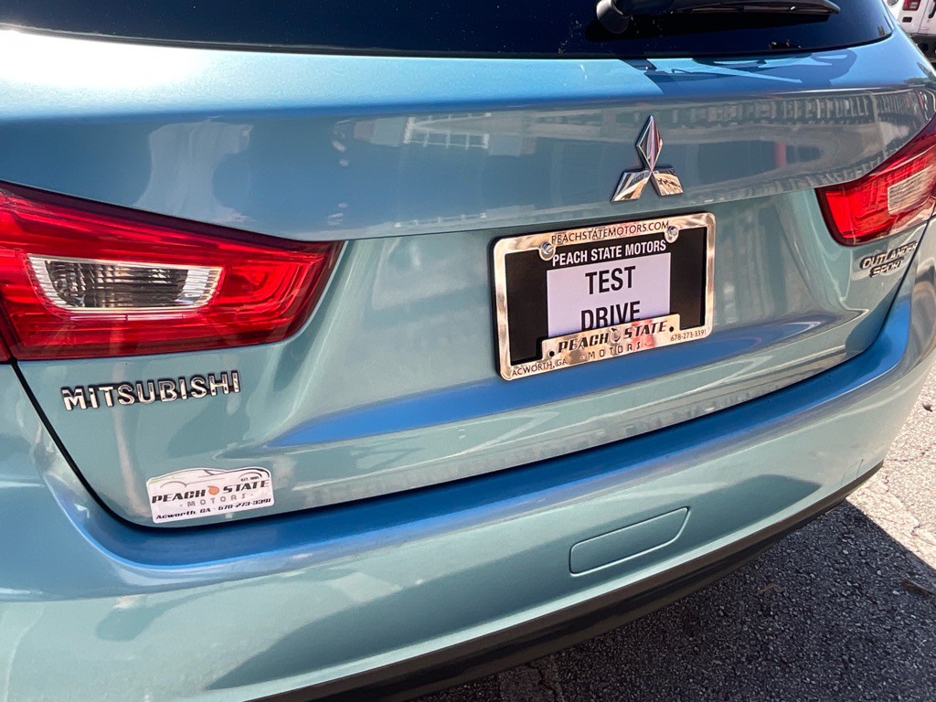 2013 Mitsubishi Outlander Image 9