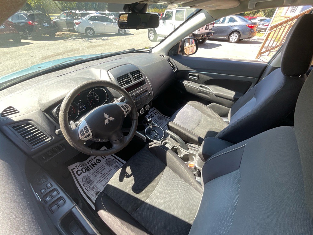 2013 Mitsubishi Outlander Image 14
