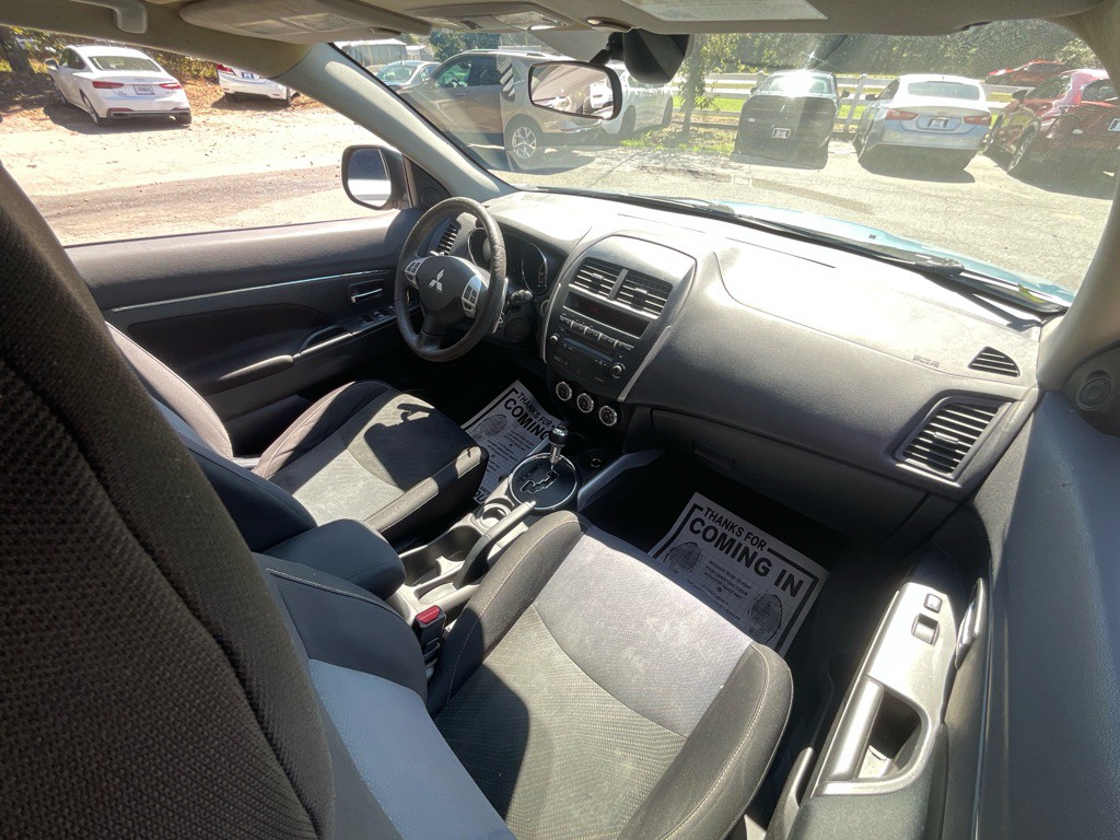 2013 Mitsubishi Outlander Image 17