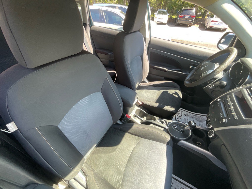 2013 Mitsubishi Outlander Image 18