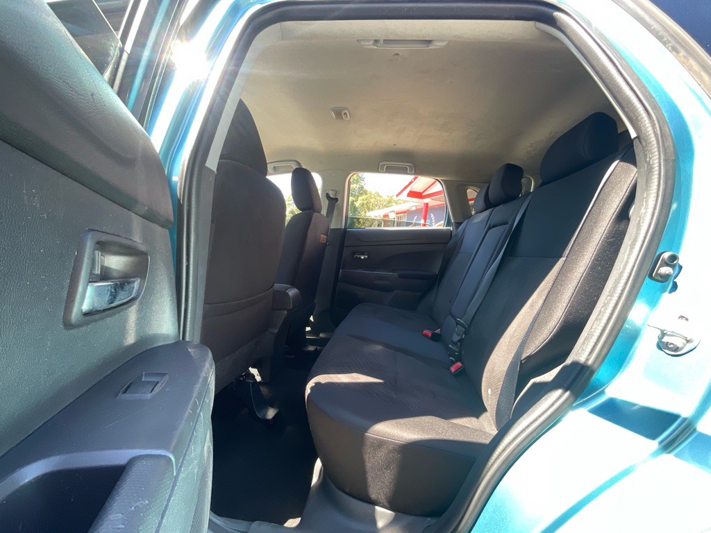 2013 Mitsubishi Outlander Image 25