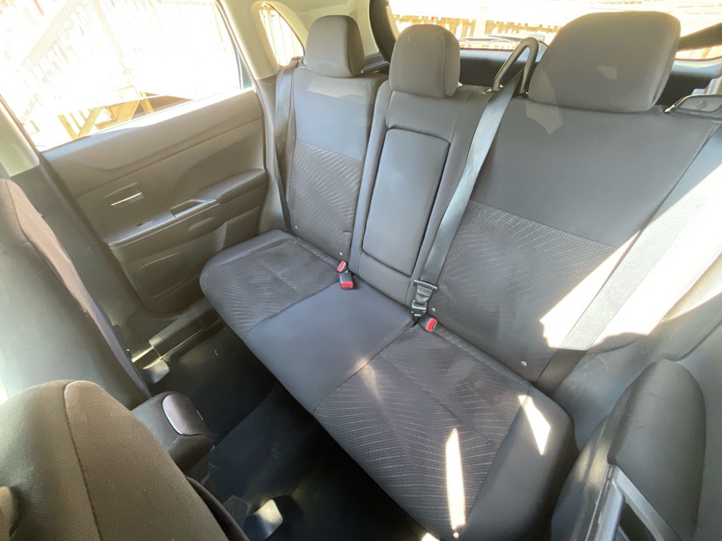 2013 Mitsubishi Outlander Image 27