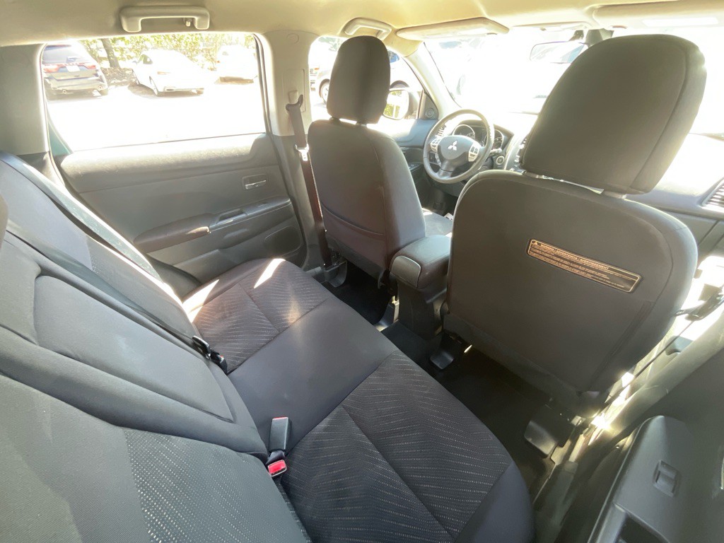 2013 Mitsubishi Outlander Image 29
