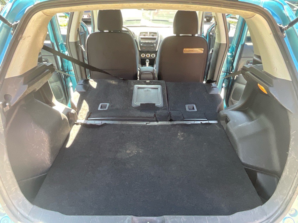 2013 Mitsubishi Outlander Image 34