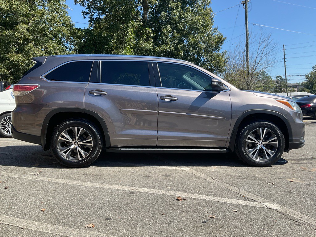 2016 Toyota Highlander Image 4
