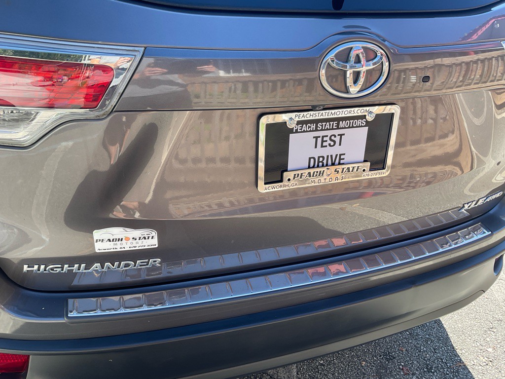 2016 Toyota Highlander Image 9