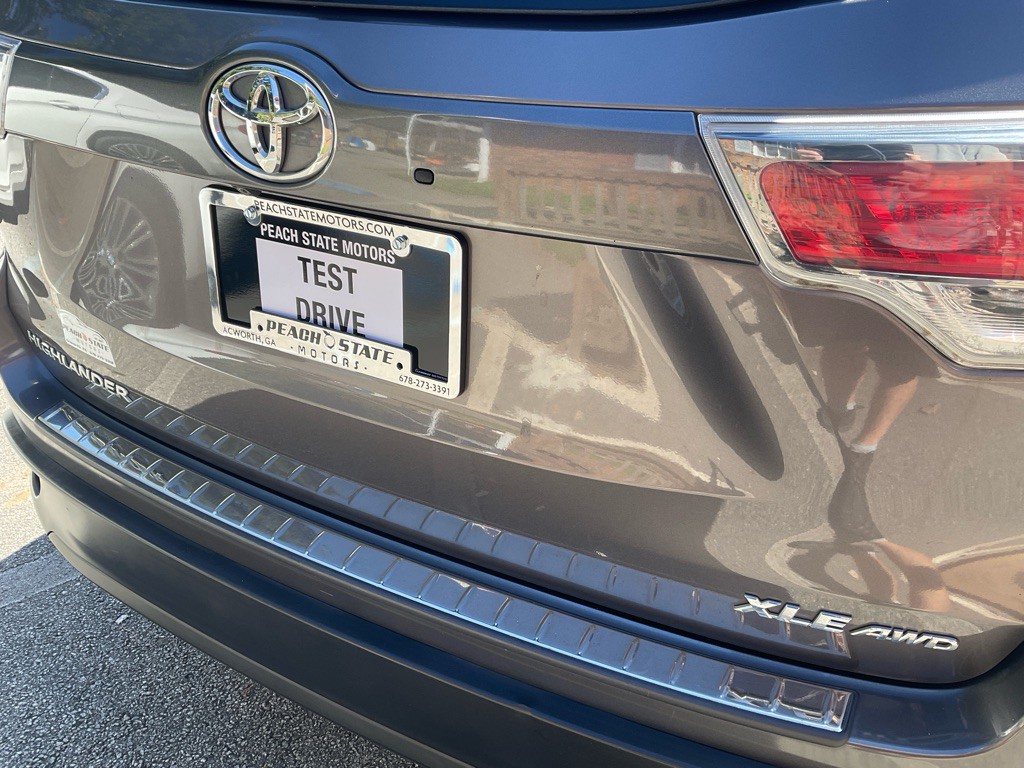 2016 Toyota Highlander Image 10