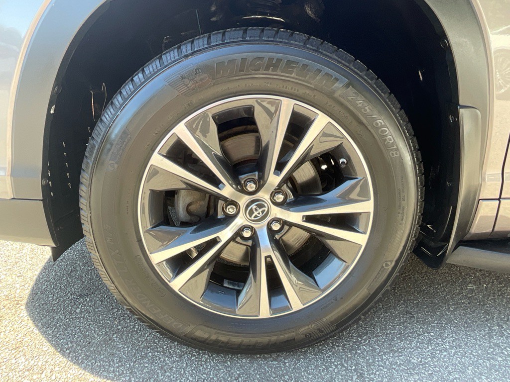 2016 Toyota Highlander Image 12