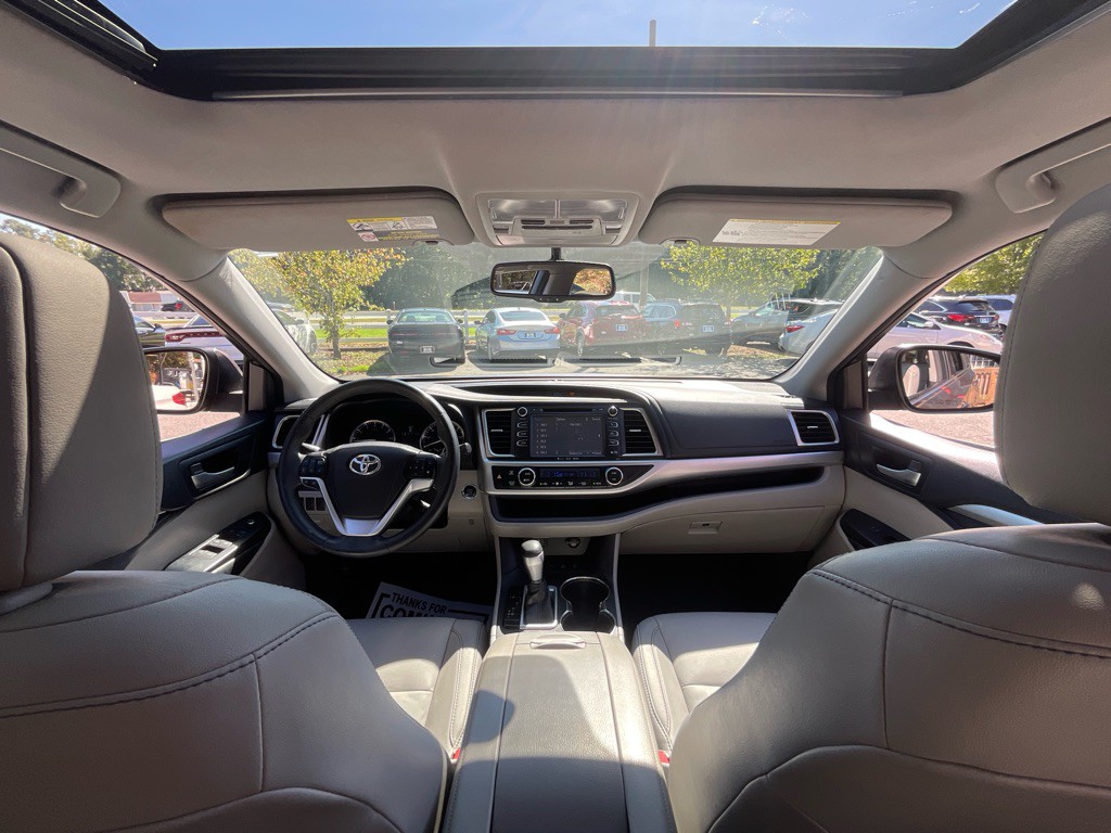 2016 Toyota Highlander Image 20