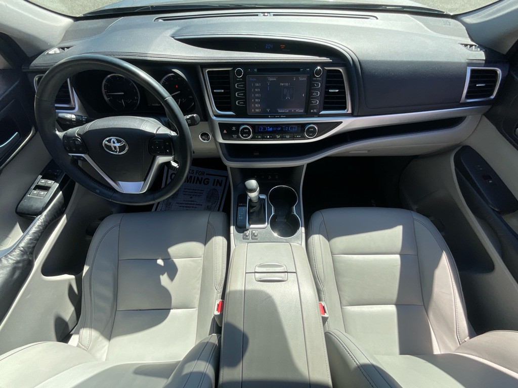 2016 Toyota Highlander Image 21