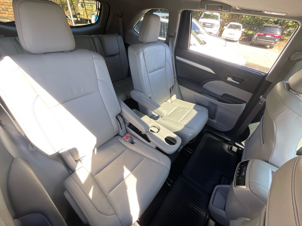2016 Toyota Highlander Image 33