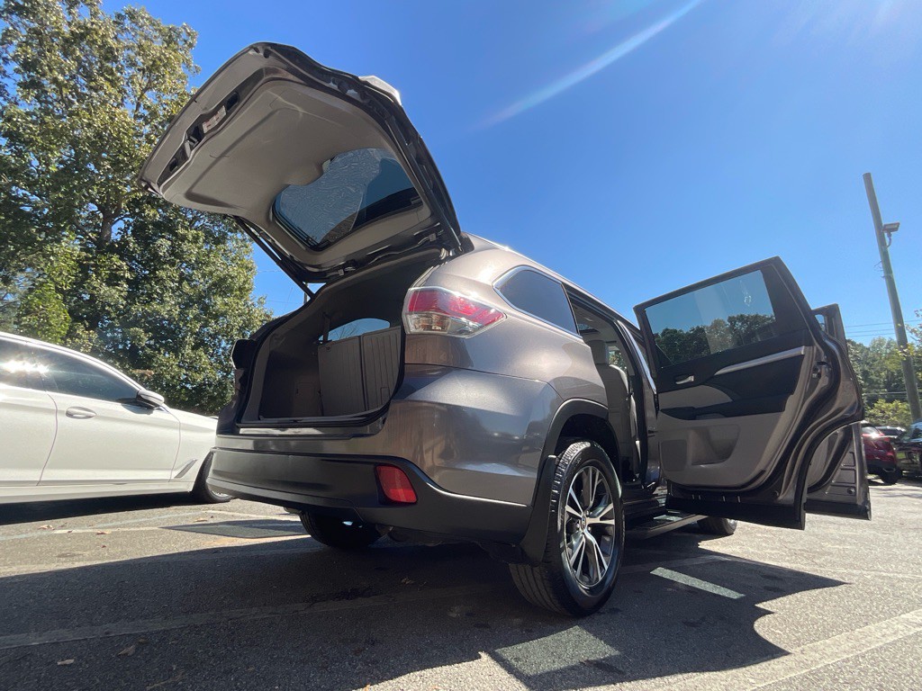 2016 Toyota Highlander Image 35