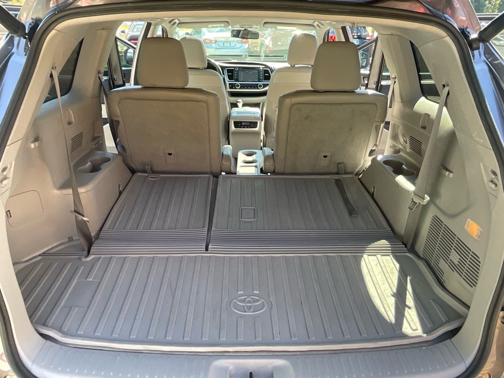2016 Toyota Highlander Image 38