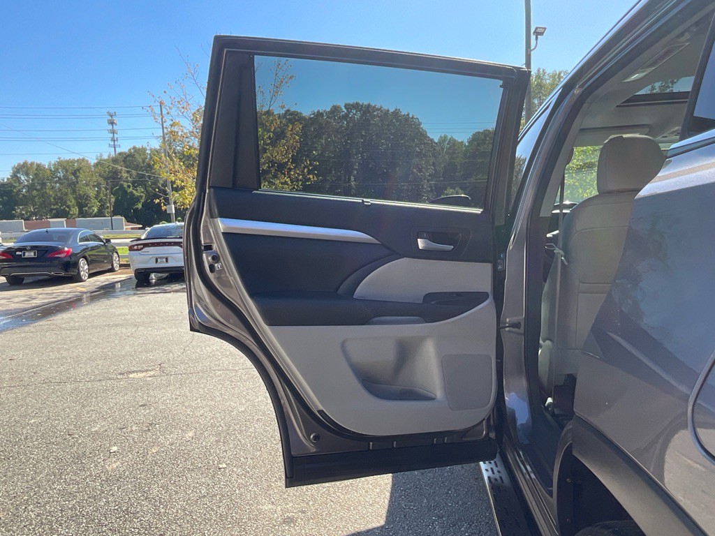 2016 Toyota Highlander Image 42