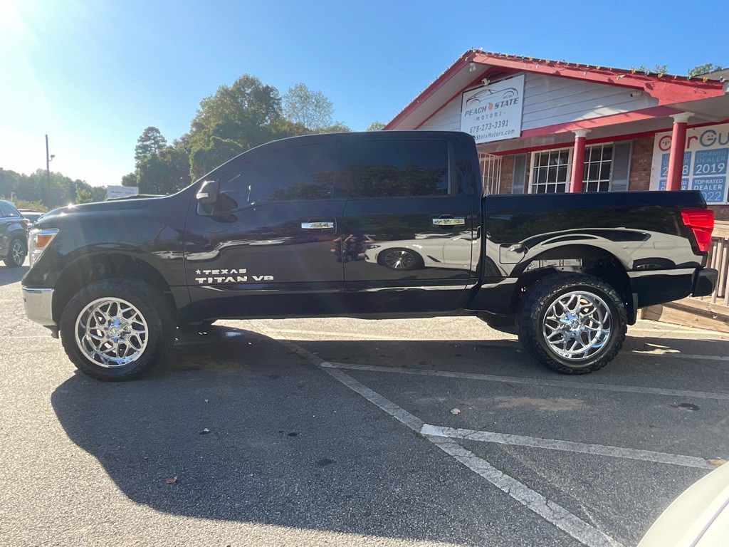 2018 Nissan Titan Image 8