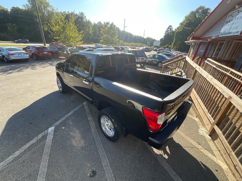 2018 Nissan Titan Image 11