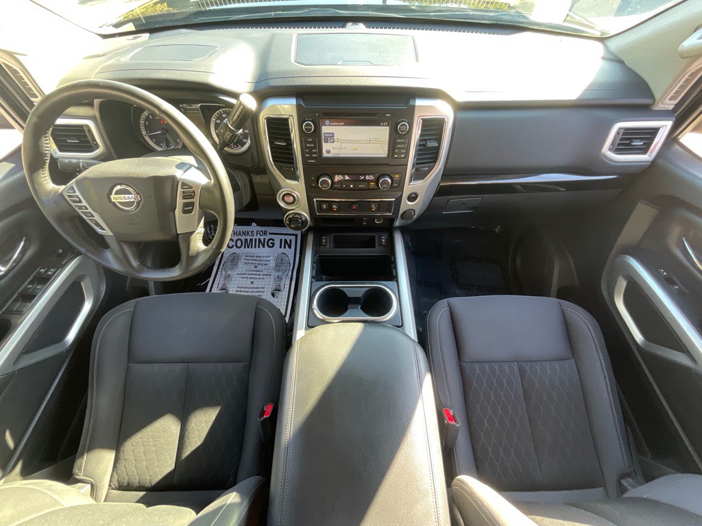 2018 Nissan Titan Image 21