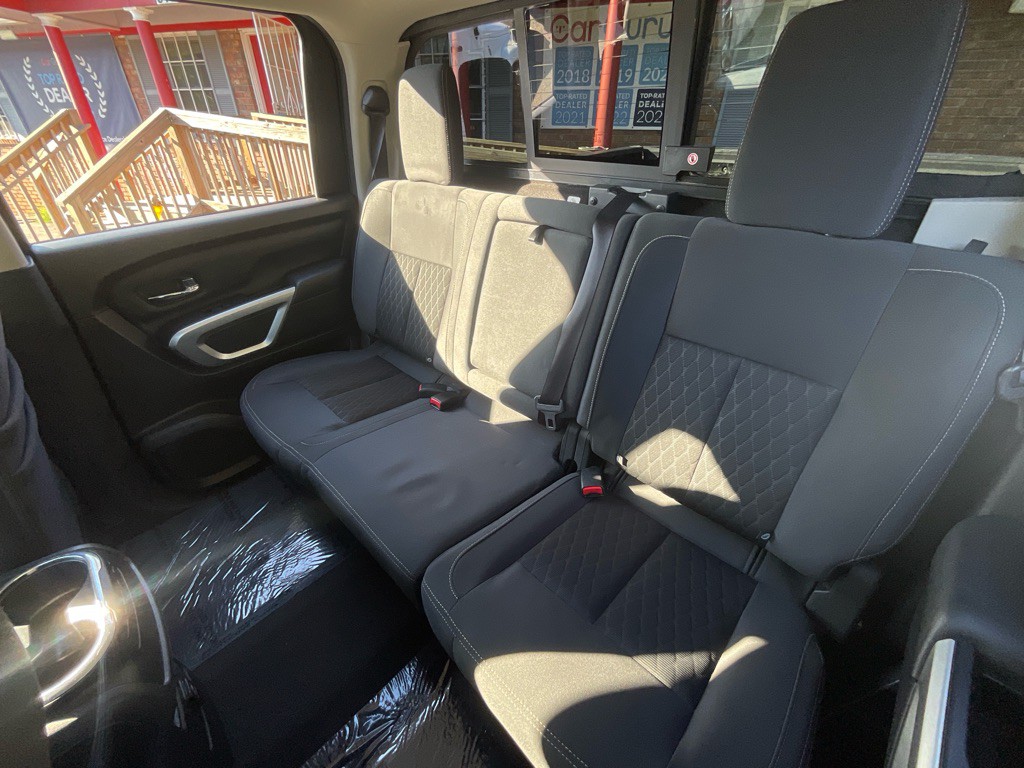 2018 Nissan Titan Image 28