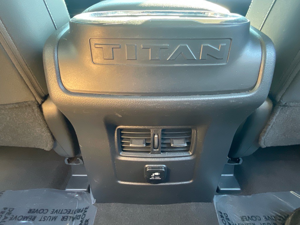2018 Nissan Titan Image 32