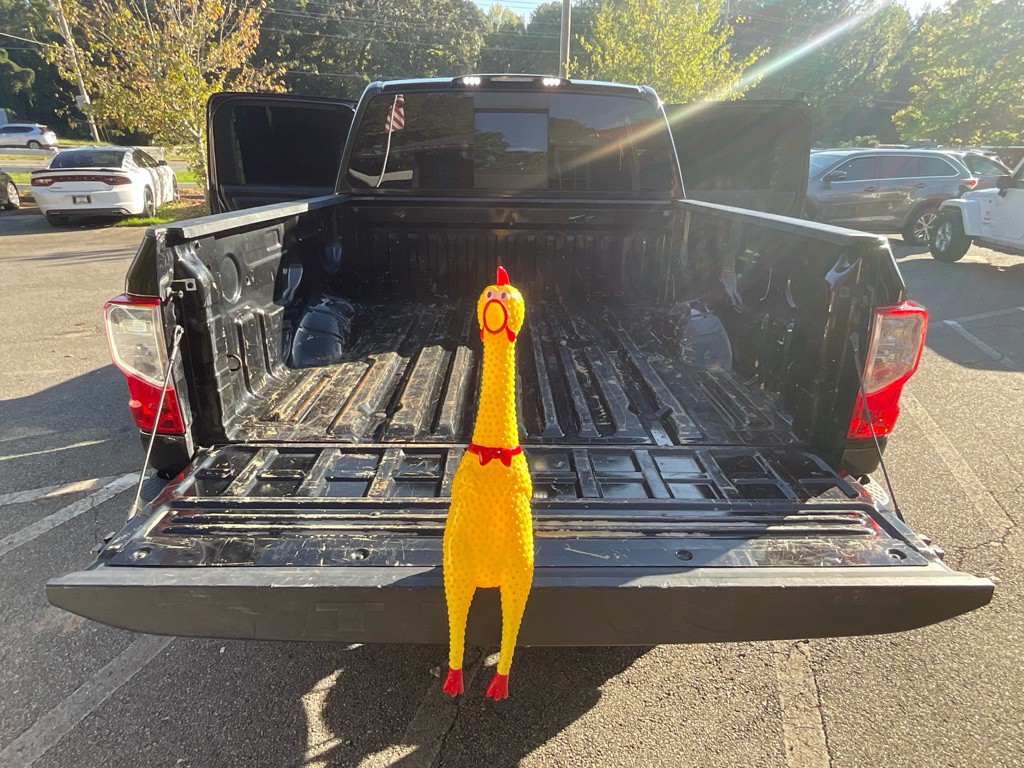 2018 Nissan Titan Image 35