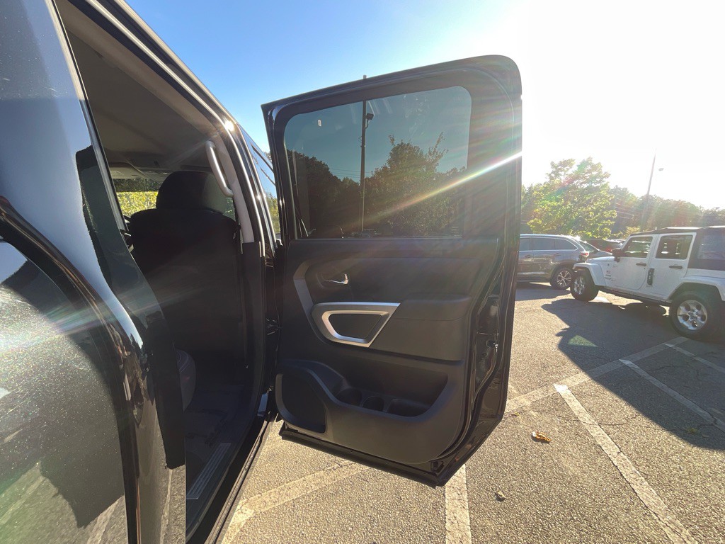 2018 Nissan Titan Image 41